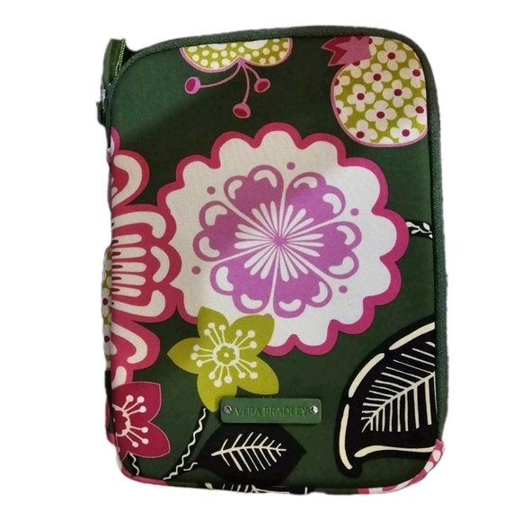 Haute Shore Neoprene Travel Bag W/Zipper, Dark Green Camo Black Red Key Chain - Picture 3 of 5